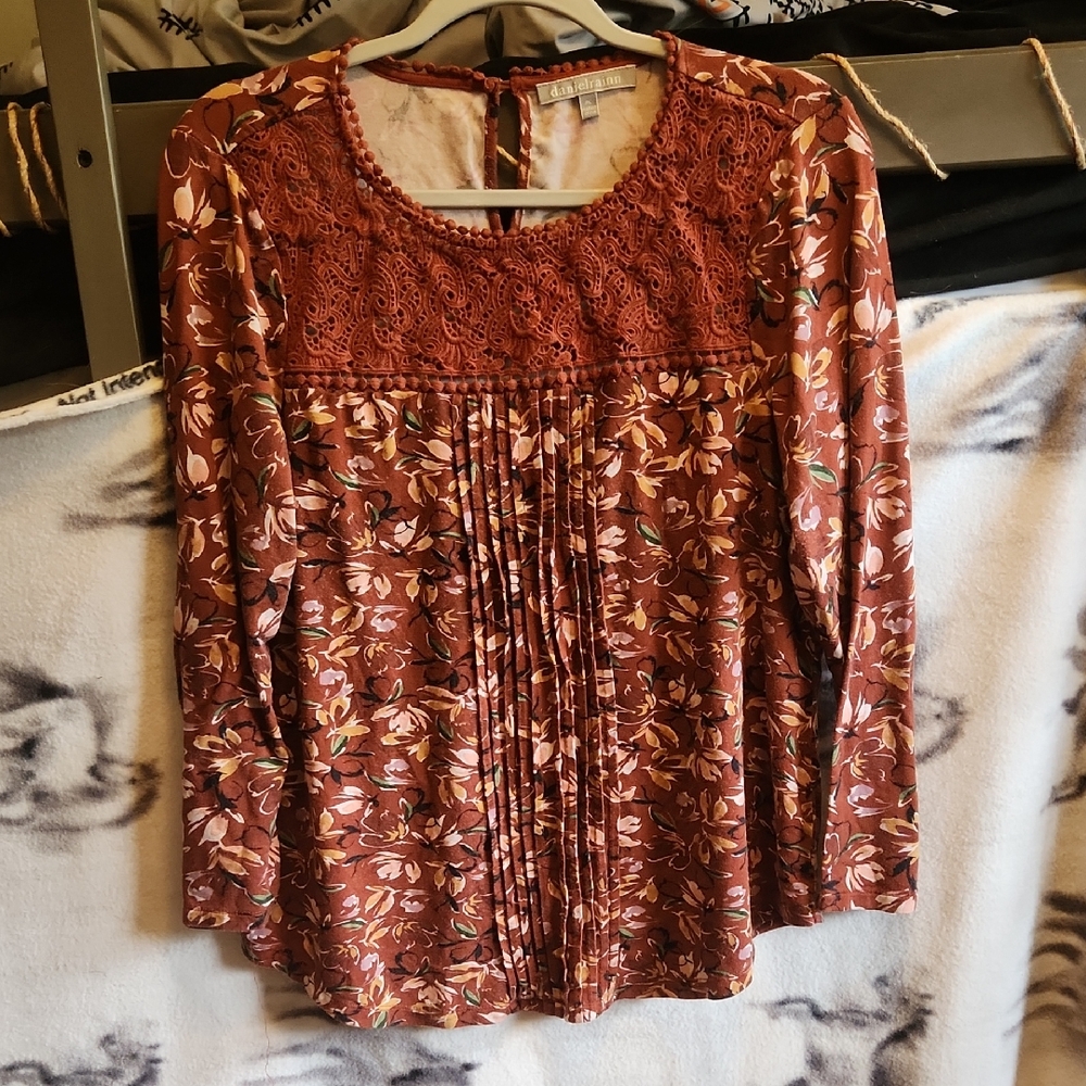 Daniel Rainn Gold Pleated Bib Collar Blouse